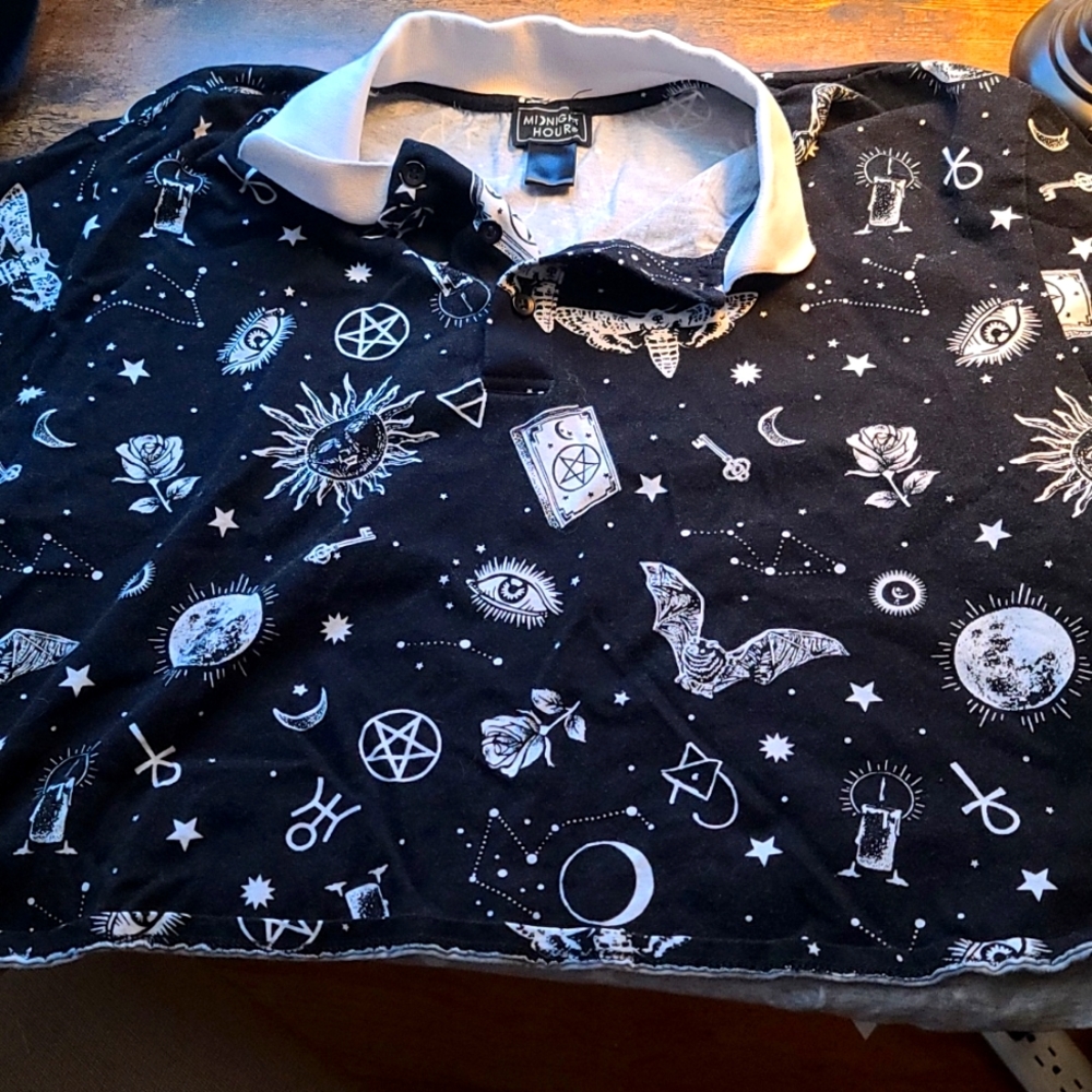 Plus sized witch crop top with collar